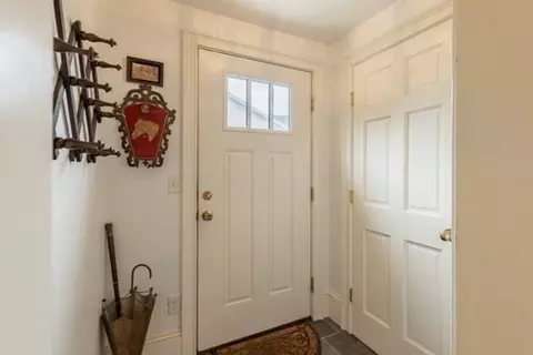 Entry Way - 3 Babson St #A, Gloucester, MA 01930 photo 4 of 7