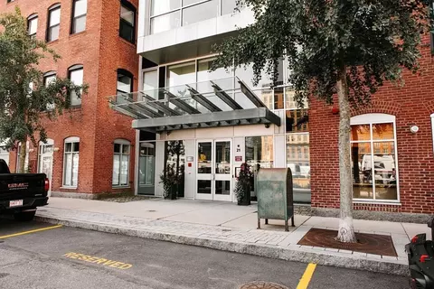 21 Wormwood St #319, Boston, MA 02210