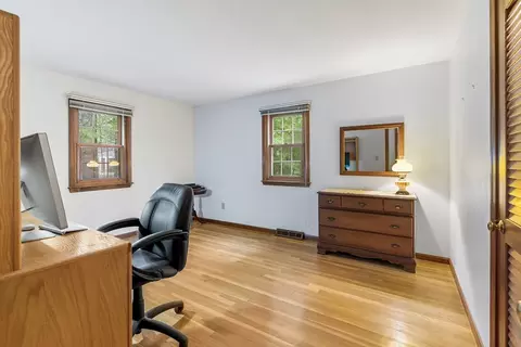 Bedroom - 60 Valley Brook Rd, Barnstable, MA 02632 photo 3 of 4