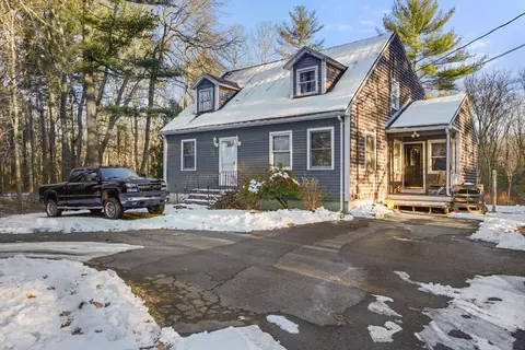 72 Hodges St, Taunton, MA 02780