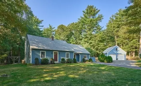 19 North Dr, Fiskdale, MA 01518
