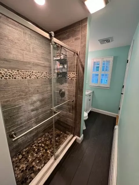 Bath - 40 Pershing Ave, Acushnet, MA 02743 photo 1 of 1