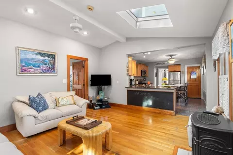 16 Walnut Ave, Beverly, MA 01915 photo 8