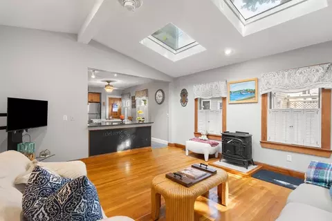 16 Walnut Ave, Beverly, MA 01915 photo 9