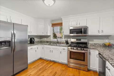 9 Lamplighter Ln, Chelmsford, MA 01863 photo 13
