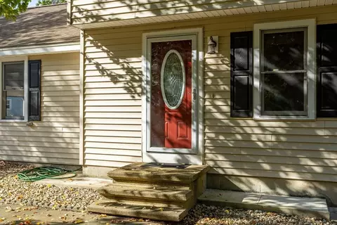 9 Lamplighter Ln, Chelmsford, MA 01863 photo 4