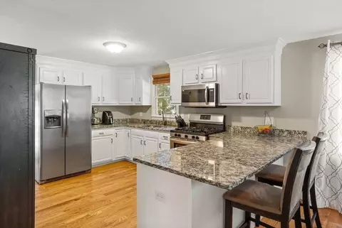 9 Lamplighter Ln, Chelmsford, MA 01863 photo 11