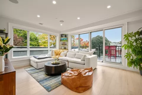 53 F St #5, Boston, MA 02127
