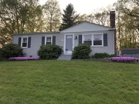 308 Brookside Cir, Northampton, MA 01062