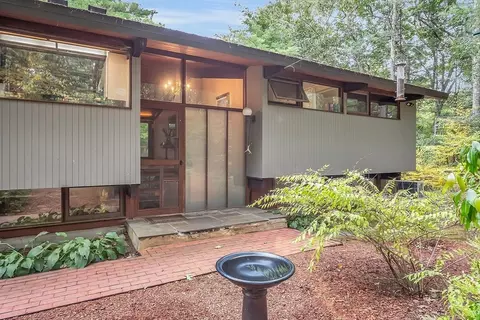 191 Heald Rd, Carlisle, MA 01741