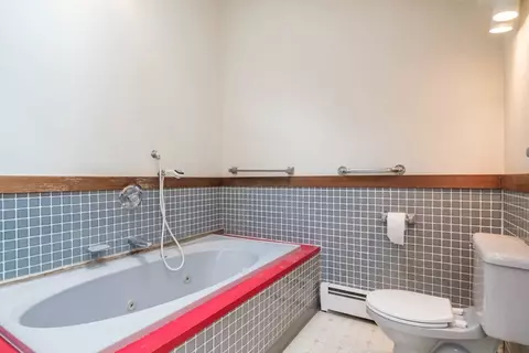 Bath - 147 E Hadley Rd, Amherst, MA 01002 photo 2 of 3