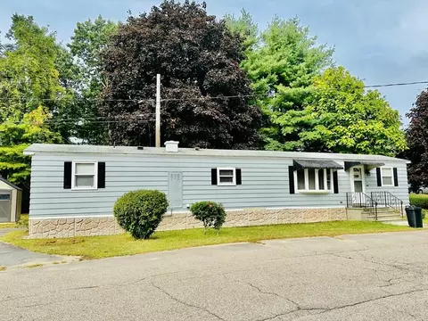 1 Gerald Dr, Middleboro, MA 02346