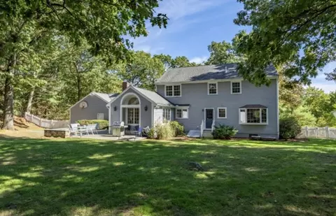 4 Kitson Park Dr, Lexington, MA 02421