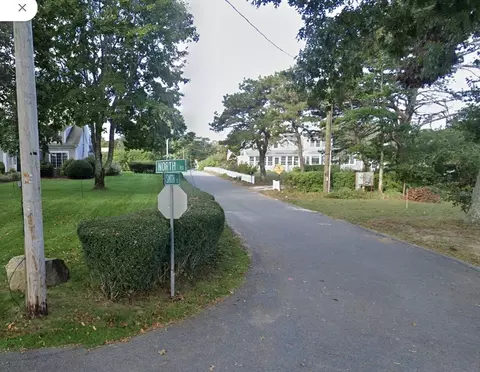 64 Smith St, Harwich, MA 02671