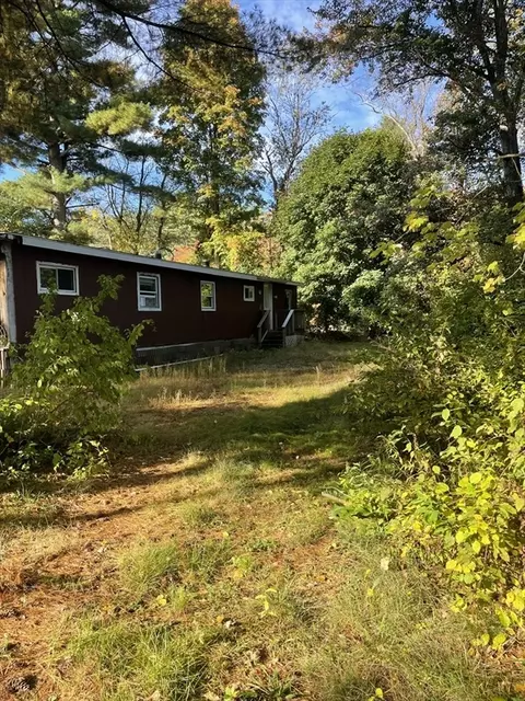 15 Richfield Ave, Ware, MA 01082 photo 4
