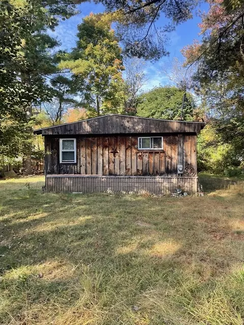 15 Richfield Ave, Ware, MA 01082 photo 5