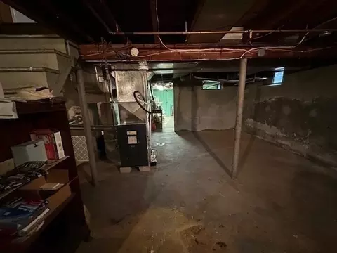 107 Clairmont Ave, Chicopee, MA 01013 photo 28