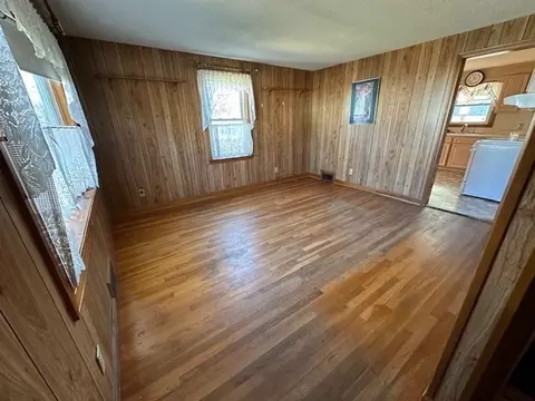 107 Clairmont Ave, Chicopee, MA 01013 photo 22