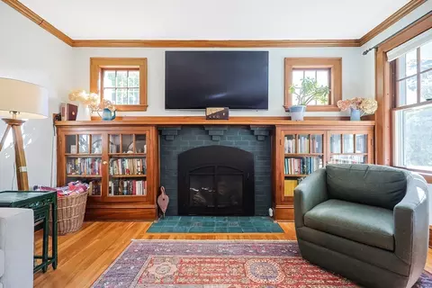 Living - 32 Pennsylvania Ave, Reading, MA 01867 photo 2 of 2
