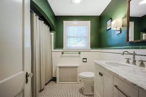 Bath - 32 Pennsylvania Ave, Reading, MA 01867 photo 1 of 1