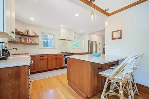Kitchen - 32 Pennsylvania Ave, Reading, MA 01867 photo 5 of 7