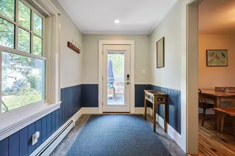 Entry Way - 32 Pennsylvania Ave, Reading, MA 01867 photo 1 of 4