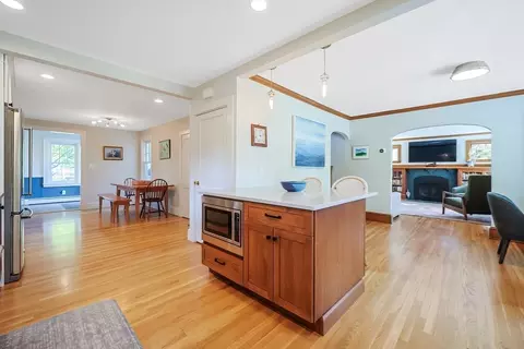 Kitchen - 32 Pennsylvania Ave, Reading, MA 01867 photo 7 of 7