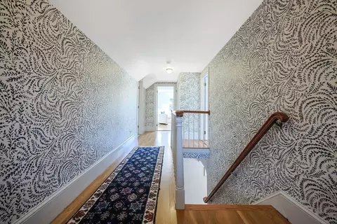 Entry Way - 32 Pennsylvania Ave, Reading, MA 01867 photo 3 of 4