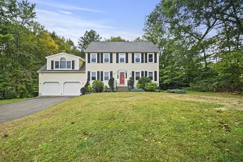 10 Michelle Ln, Oxford, MA 01537