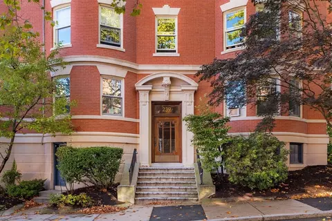 239 Rawson Rd #2, Brookline, MA 02445