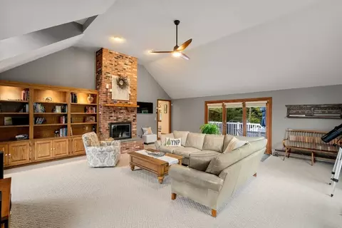 83 Brookside Dr, Uxbridge, MA 01569 photo 17