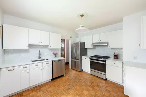 15 Cotton St #1, Boston, MA 02131