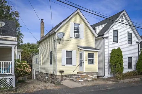 62 Crescent St, Swampscott, MA 01907