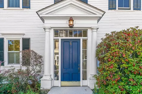 6 Orange St #2, Newburyport, MA 01950