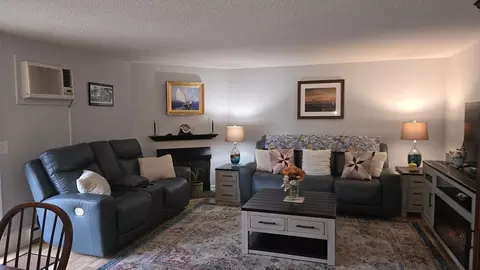 855 W Main St #15, Hyannis, MA 02601 photo 5