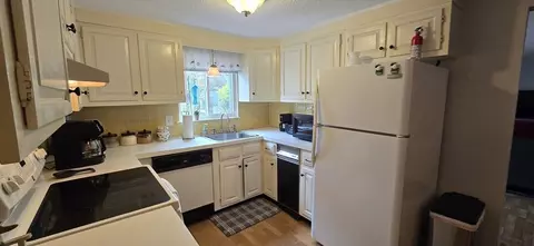 855 W Main St #15, Hyannis, MA 02601 photo 9