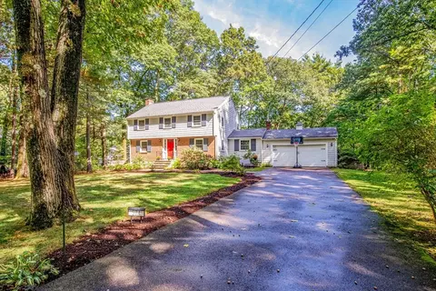 574 High St, Walpole, MA 02081 photo 2