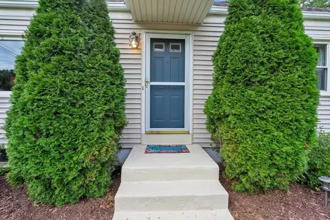 112 Lumae St, Springfield, MA 01119 photo 5