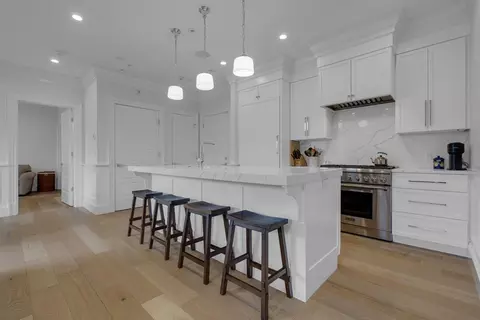 205 E St #10N, Boston, MA 02127