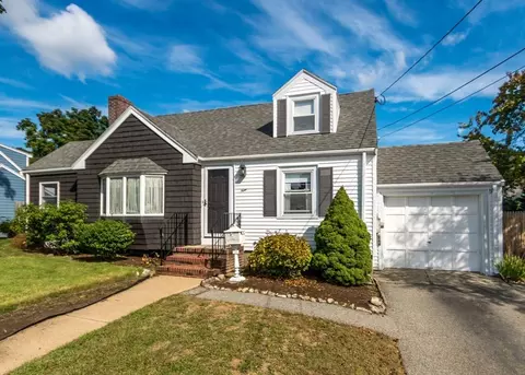 9 Grosvenor Rd, Waltham, MA 02453