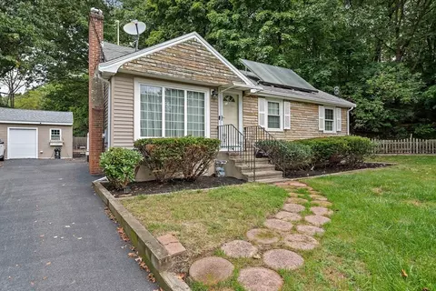 108 Sunrise Dr, Weymouth, MA 02191