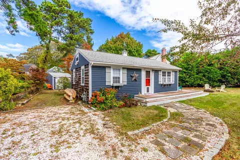 7 Elliot Dr, Dennis, MA 02670