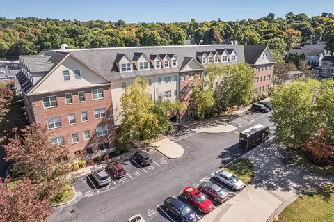 1 Powder Mill Sq #108, Andover, MA 01810