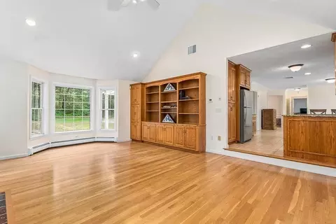 65 Plimpton St, Walpole, MA 02081 photo 7