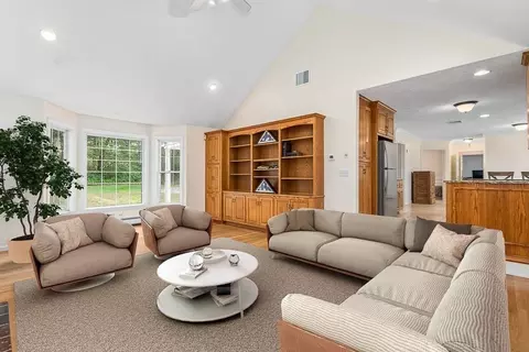 65 Plimpton St, Walpole, MA 02081 photo 8