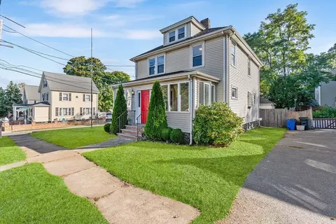 38 Sutton St, Peabody, MA 01960
