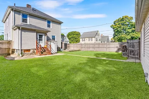 38 Sutton St, Peabody, MA 01960 photo 8