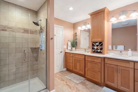 Bath - 3 Exeter Rd, Hudson, MA 01749 photo 1 of 4