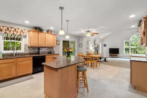 Kitchen - 3 Exeter Rd, Hudson, MA 01749 photo 2 of 3