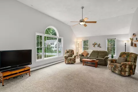 Living - 3 Exeter Rd, Hudson, MA 01749 photo 4 of 5